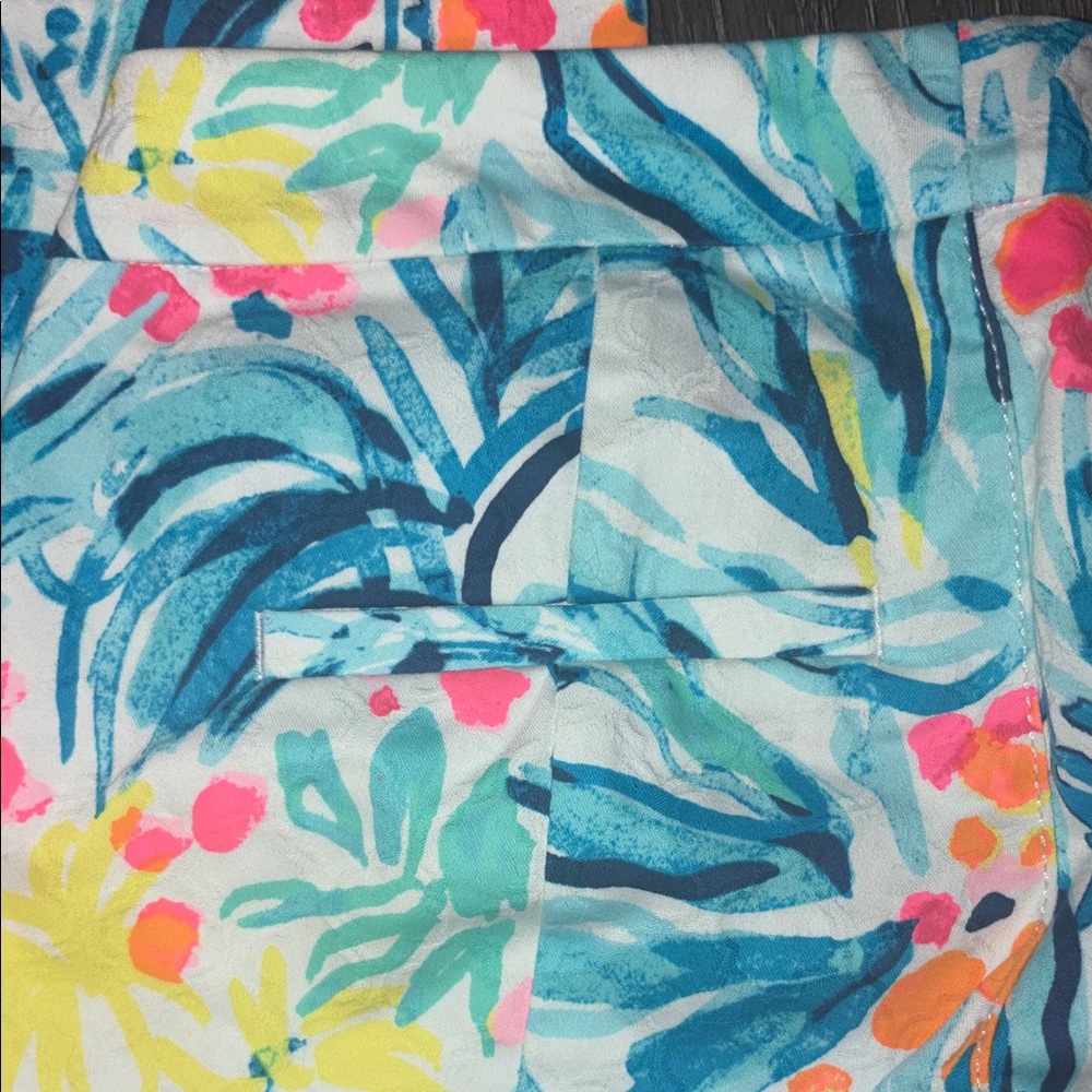 NWOT! Lilly Pulitzer 00 White Pants w/ beautiful bright bold color pattern - Picture 8 of 11